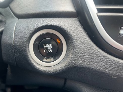 Used 2016 Chrysler 200 Limited image 24