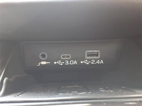 Used 2023 Subaru Outback Limited image 11