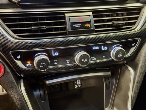 Used 2018 Honda Accord Sport image 15