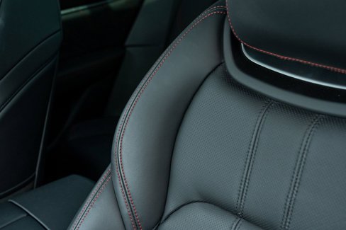 Used 2024 Maserati Levante GT Ultima image 19