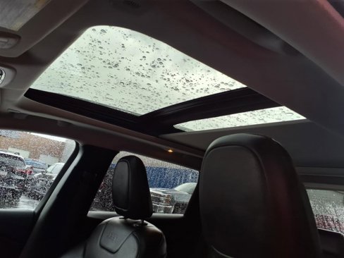 Used 2019 Jeep Cherokee Limited image 14