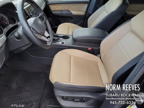 Used 2021 Volkswagen Atlas Cross Sport SE image 3