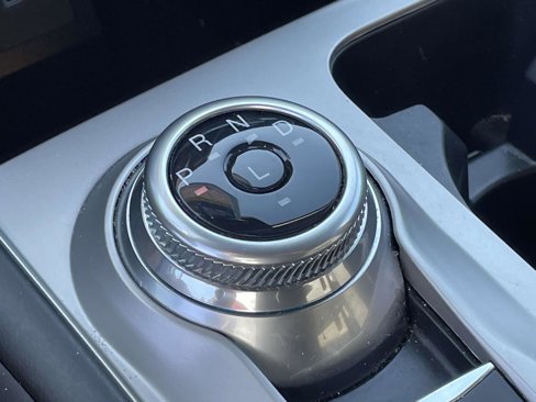 Used 2023 Ford Explorer XLT image 13