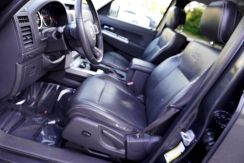 Used 2010 Jeep Liberty Limited w/ Tire & Wheel Group image 10