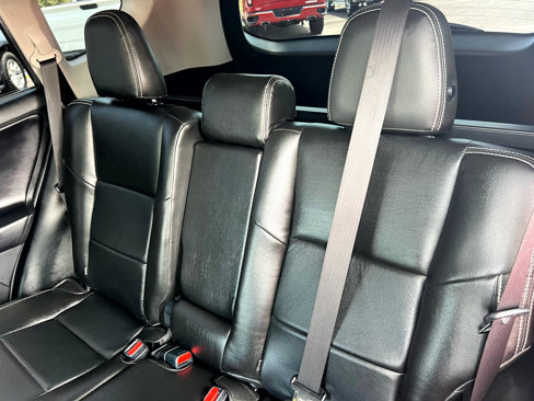 Used 2018 Toyota RAV4 XLE Premium image 14