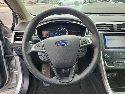 Used 2019 Ford Fusion SE image 21