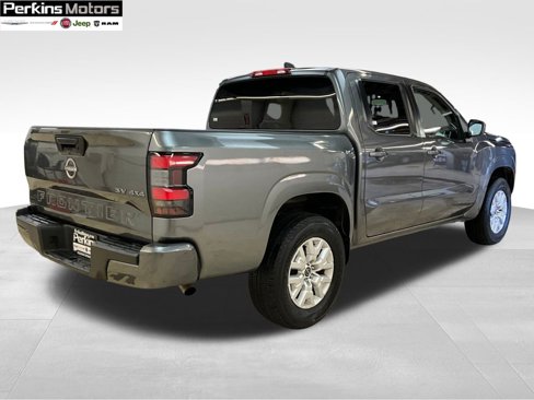 Used 2023 Nissan Frontier SV image 6