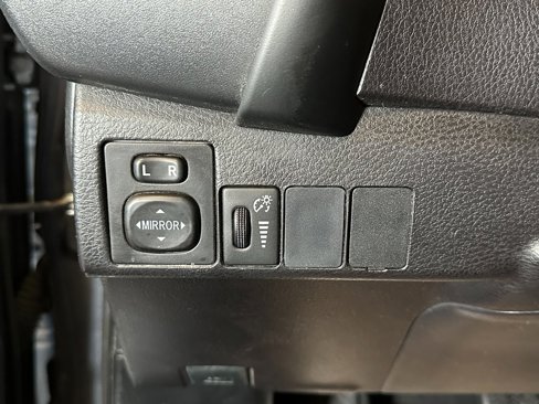 Used 2019 Toyota Corolla L image 16
