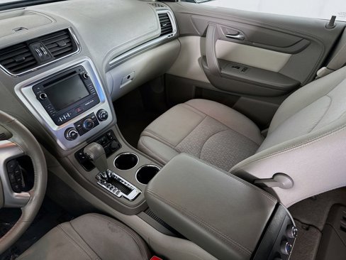 Used 2015 GMC Acadia SLE image 30