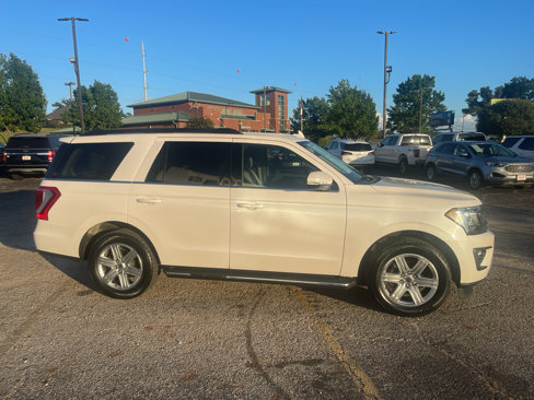 Used 2019 Ford Expedition XLT w/ Equipment Group 202A image 4