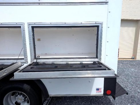 Used 2022 Chevrolet Express 3500 w/ Power Convenience Package image 7
