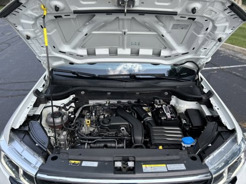 Used 2022 Volkswagen Taos SEL image 33