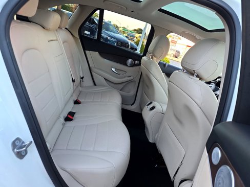 Used 2019 Mercedes-Benz GLC 300 4MATIC w/ Premium Package image 52