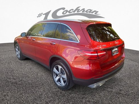 Used 2018 Mercedes-Benz GLC 300 4MATIC image 5