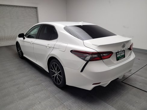 Used 2022 Toyota Camry SE image 5