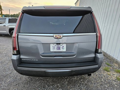 Used 2018 Cadillac Escalade Luxury image 5