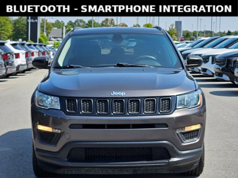 Used 2020 Jeep Compass Sport image 2