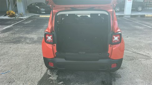 Used 2017 Jeep Renegade Latitude w/ Safety & Security Group image 30
