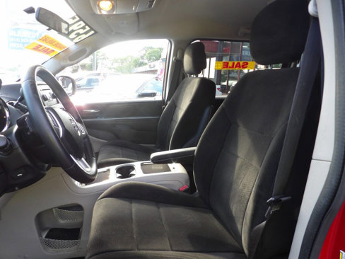 Used 2013 Dodge Grand Caravan SXT w/ Rear Park Assist Pkg image 8