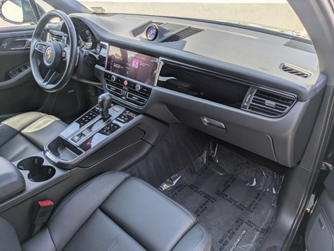 Certified 2024 Porsche Macan image 26