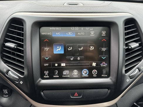 Used 2016 Jeep Cherokee Limited image 21