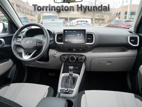 Certified 2024 Hyundai Venue SEL image 7