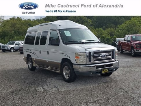 Used 2010 Ford E-150 and Econoline 150 image 1