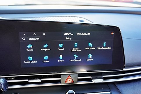 Certified 2024 Hyundai Elantra SEL image 25