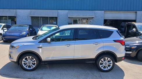 Used 2019 Ford Escape SE image 4