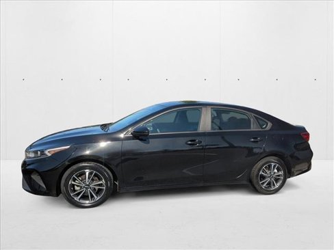 Used 2023 Kia Forte LXS image 18