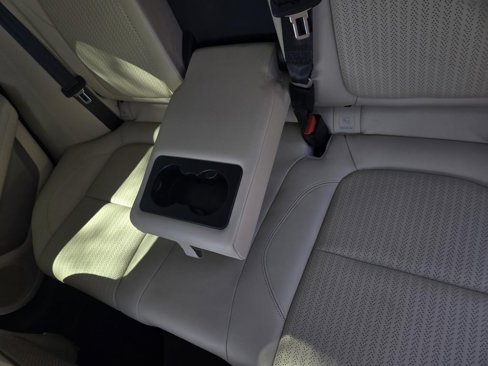 Used 2016 Jaguar XF Prestige image 14