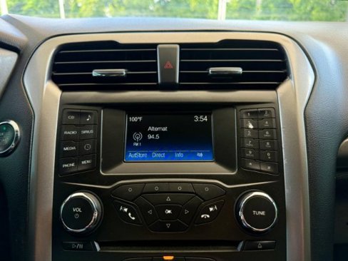 Used 2018 Ford Fusion SE image 13