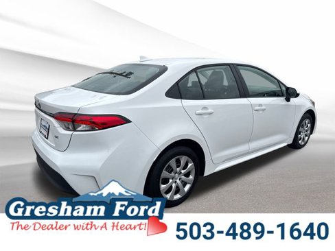 Used 2024 Toyota Corolla LE image 6