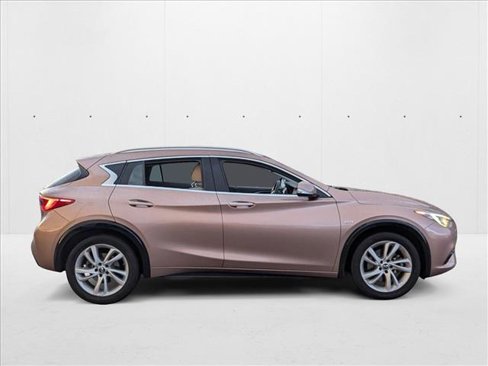 Used 2018 INFINITI QX30 Premium w/ Cargo Package image 4