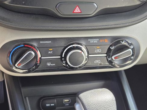 Used 2023 Kia Soul LX w/ LX Technology Package image 19