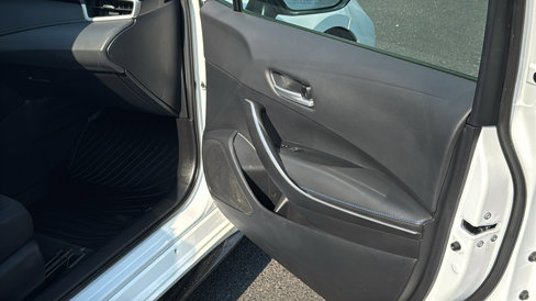 Used 2022 Toyota Corolla SE image 34