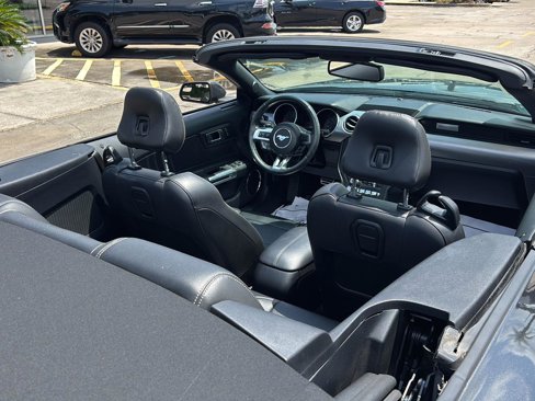 Used 2018 Ford Mustang Premium image 17
