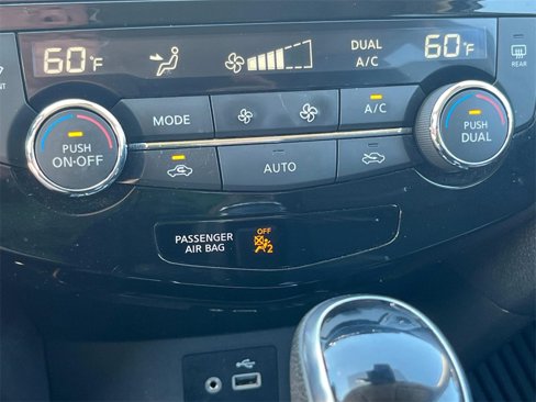 Used 2019 Nissan Rogue SV image 24