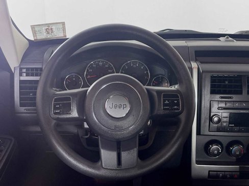 Used 2011 Jeep Liberty Sport image 9