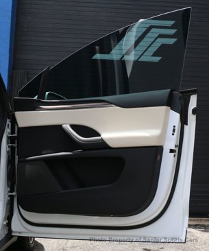 Used 2023 Tesla Model X image 18