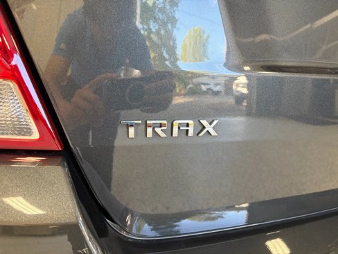 Used 2019 Chevrolet Trax LT w/ LT Convenience Package image 13