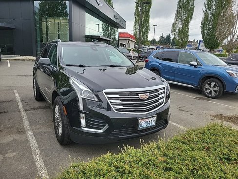Used 2017 Cadillac XT5 Luxury w/ Driver Awareness Package image 2