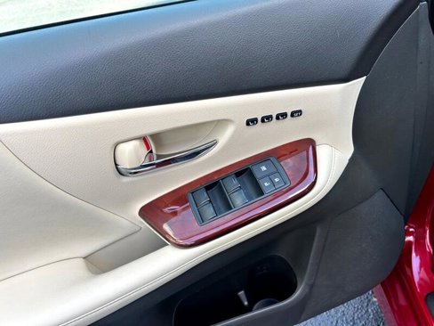 Used 2010 Lexus HS 250h image 25