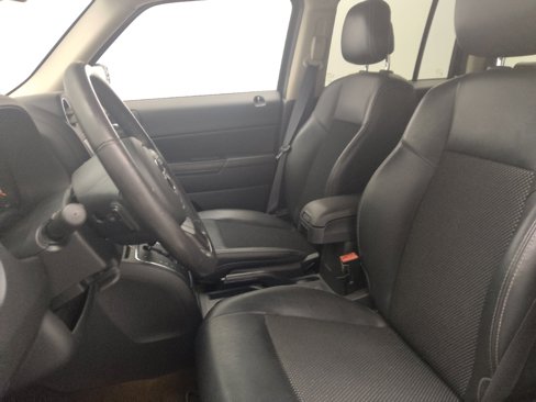 Used 2016 Jeep Patriot Sport w/ Power Value Group image 17