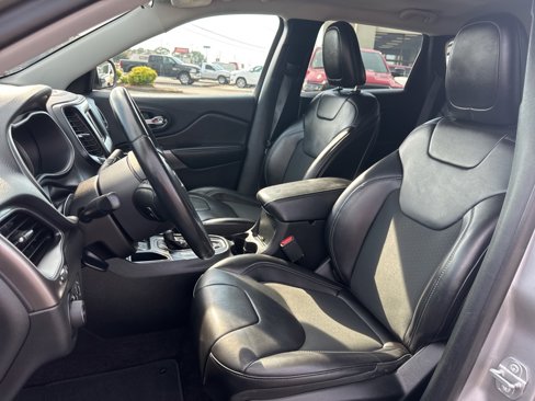 Used 2019 Jeep Cherokee Latitude Plus image 28
