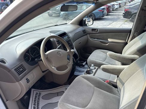 Used 2007 Toyota Sienna CE image 25