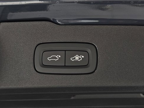 New 2026 Volvo V60 B5 Cross Country Plus w/ Protection Package Premier image 6
