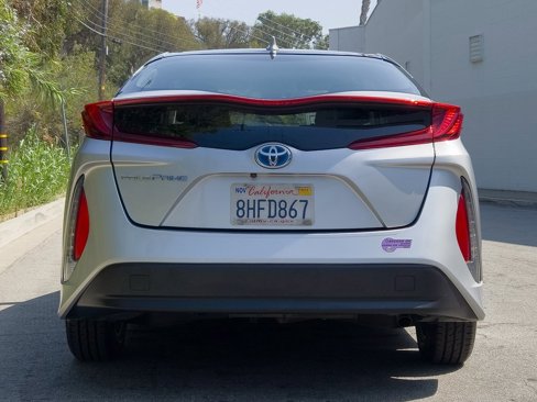 Used 2018 Toyota Prius Prime Premium image 6