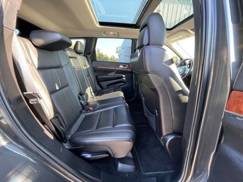 Used 2011 Jeep Grand Cherokee Limited image 24