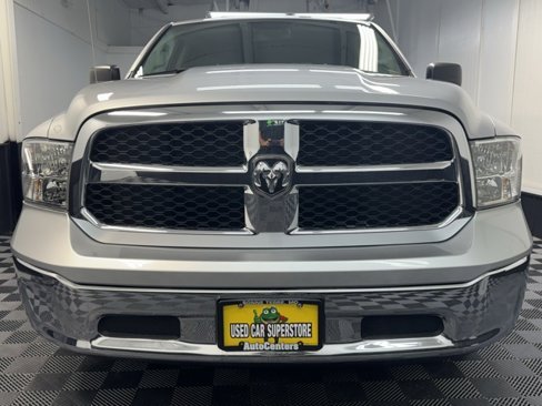 Used 2016 RAM 1500 Classic SLT image 2